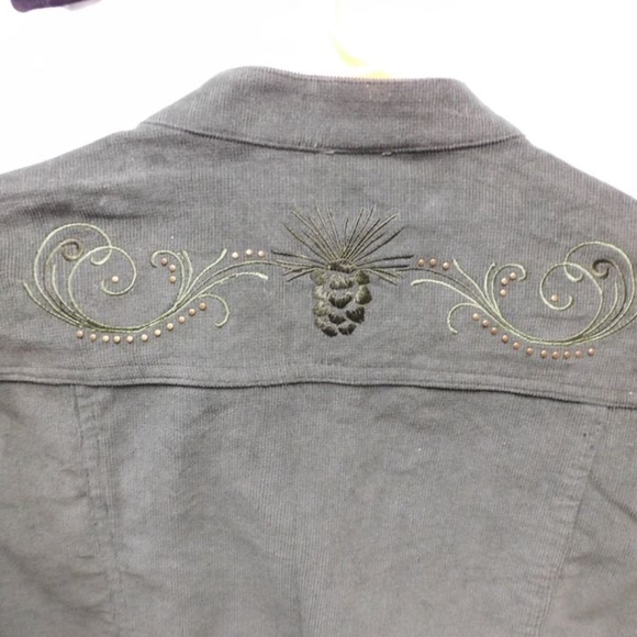 Brand New Artisan's Green Corduroy Button-Down Jacket (Unisex) with Embroidery - Picture 3 of 4